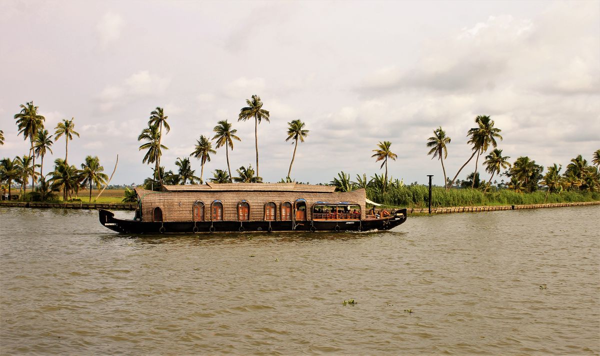 THE ESSENCE OF KERALA 3N/4D